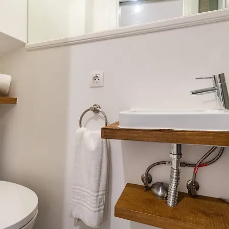 Alfama - Two Bedroom With River View Apartment